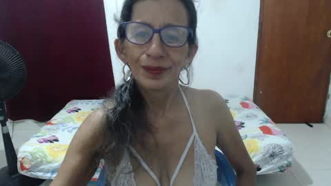 Snapshot of pervert_milf4uu_4 chatting on 03-27-26, 04:51 luz online show from 03-27-26, 04:51