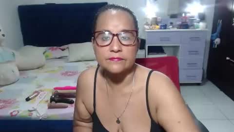 Snapshot of pervert_mommy_x chatting on 04-18-26, 10:19 SAMY online show from 04-18-26, 10:19
