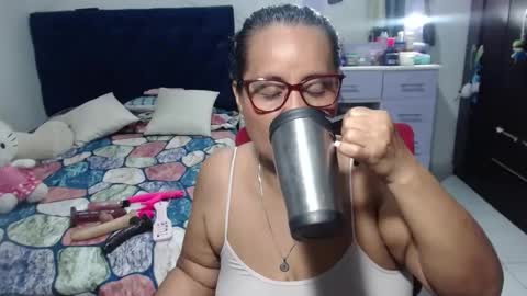 Snapshot of pervert_mommy_x chatting on 05-08-26, 10:42 SAMY online show from 05-08-26, 10:42