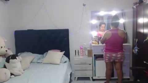 Snapshot of pervert_mommy_x chatting on 05-12-26, 10:01 SAMY online show from 05-12-26, 10:01
