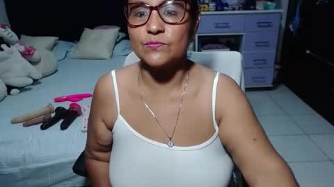 Snapshot of pervert_mommy_x chatting on 05-16-26, 10:01 SAMY online show from 05-16-26, 10:01