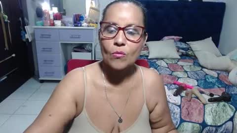 Snapshot of pervert_mommy_x chatting on 06-04-26, 09:48 SAMY online show from 06-04-26, 09:48