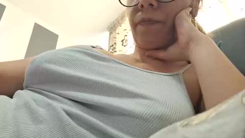 Lisa -  online show from 02-19-25, 10:34