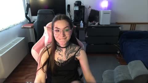 Snapshot of petal_dust_ chatting on 04-03-26, 01:09 petal_dust_ online show from 04-03-26, 01:09