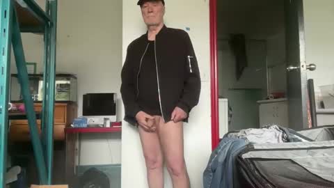 Snapshot of peter4443 chatting on 05-23-26, 04:33 peter4443 online show from 05-23-26, 04:33