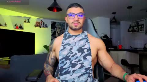 Snapshot of peterjack7 chatting on 06-10-26, 02:23 Peter Jack online show from 06-10-26, 02:23