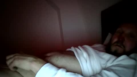 Snapshot of peterpeters443 chatting on 04-09-26, 03:28 jelle online show from 04-09-26, 03:28
