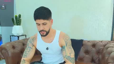 Snapshot of petesevans_1 chatting on 06-30-26, 12:00 PETES EVANS new account online show from 06-30-26, 12:00
