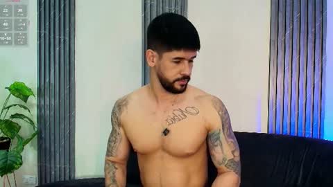 Snapshot of petesevans_1 chatting on 07-04-26, 11:33 PETES EVANS new account online show from 07-04-26, 11:33