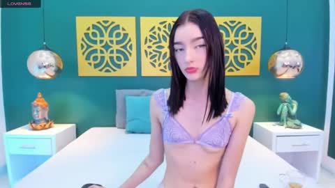 Snapshot of petiite_aliice chatting on 01-25-25, 05:30 Alice online show from 01-25-25, 05:30