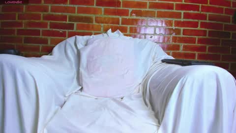 petite_amor online show from 02-10-25, 07:17