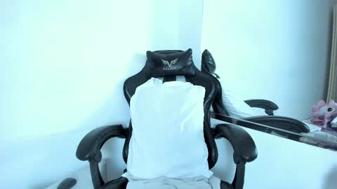 petite_amor online show from 10-06-25, 07:55