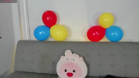 Snapshot of petite_artemis chatting on 06-19-26, 03:27 Artemisa online show from 06-19-26, 03:27