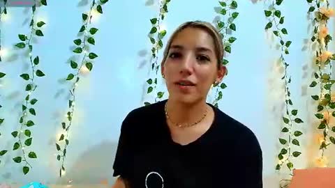 Snapshot of petite_blossom4 chatting on 07-16-26, 11:44 petite_blossom4 online show from 07-16-26, 11:44