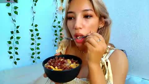 Snapshot of petite_blossom4 chatting on 07-27-26, 11:56 petite_blossom4 online show from 07-27-26, 11:56