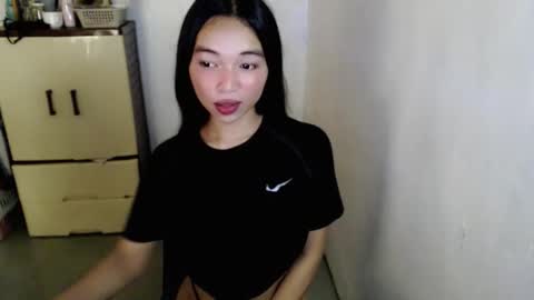 petite_mary69 online show from 05-11-26, 02:45