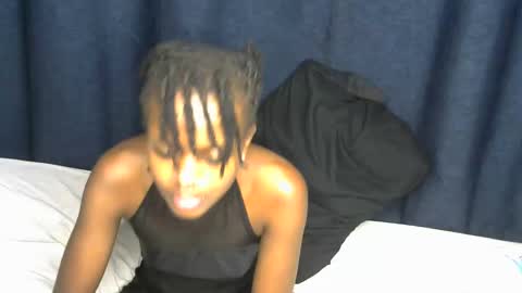 petite_star2 online show from 11-05-25, 10:43