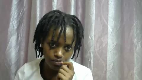 petite_star2 online show from 01-12-26, 10:37