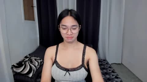 Snapshot of petiteasianmarian chatting on 05-14-26, 11:50 bigcock Marian online show from 05-14-26, 11:50