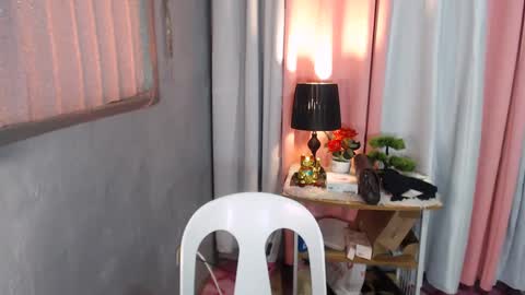Snapshot of petiteasianx chatting on 02-21-25, 02:50 Vrin online show from 02-21-25, 02:50