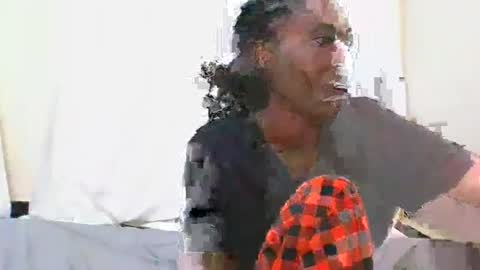 Snapshot of petiteblackjuicy chatting on 08-01-26, 01:21 Amara online show from 08-01-26, 01:21