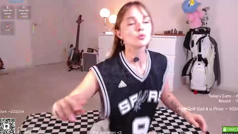 Snapshot of petitebrat chatting on 04-19-26, 11:40 PiperAvery online show from 04-19-26, 11:40