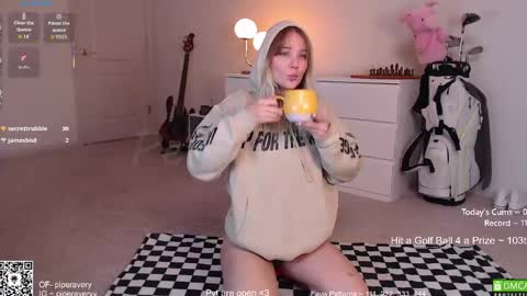 Snapshot of petitebrat chatting on 05-06-26, 01:16 PiperAvery online show from 05-06-26, 01:16