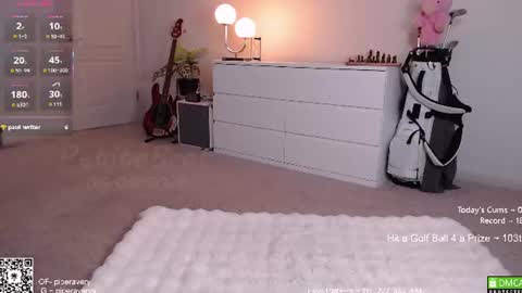 Snapshot of petitebrat chatting on 06-10-26, 01:28 PiperAvery online show from 06-10-26, 01:28