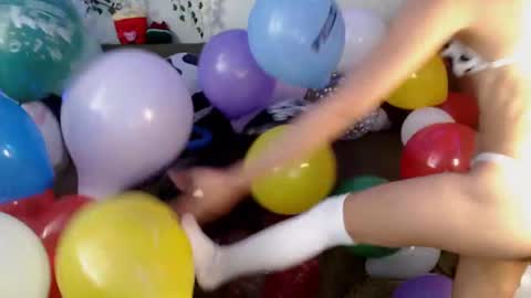 Snapshot of petitecindyluna chatting on 01-15-25, 09:51 C online show from 01-15-25, 09:51