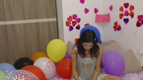 Snapshot of petitecindyluna chatting on 02-26-25, 11:59 C online show from 02-26-25, 11:59