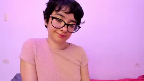 Snapshot of petitee_lunna chatting on 07-07-26, 03:31 Lunna online show from 07-07-26, 03:31