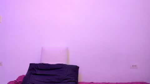 Snapshot of petitee_lunna chatting on 07-28-26, 01:56 Lunna online show from 07-28-26, 01:56