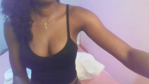 Snapshot of petiteediva chatting on 06-06-26, 02:27 diva online show from 06-06-26, 02:27
