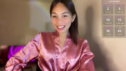 Snapshot of petitegirlx69 chatting on 06-06-26, 10:58 miss lisa online show from 06-06-26, 10:58