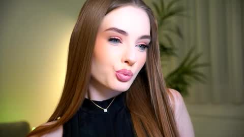 Petitegonwiild online show from 10-10-25, 10:09