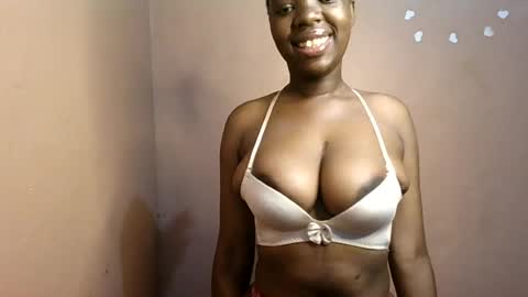 Snapshot of petitemomma76379 chatting on 07-04-26, 05:13 sexy chocolate online show from 07-04-26, 05:13