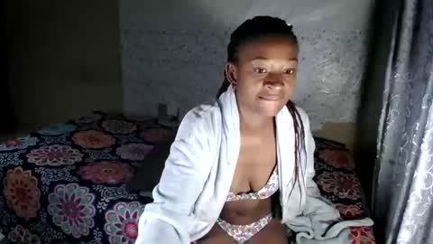 Snapshot of petitesammy chatting on 05-15-26, 06:48 petitesammy online show from 05-15-26, 06:48
