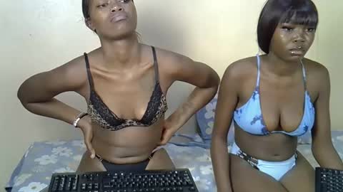 Snapshot of petitesugar chatting on 02-28-26, 10:11 Sugar online show from 02-28-26, 10:11