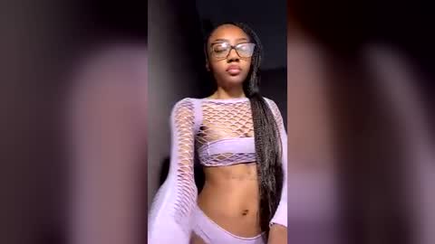 Snapshot of petitetingz chatting on 06-28-26, 06:52 petitetingz online show from 06-28-26, 06:52