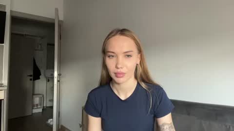 Snapshot of petraartiaga chatting on 07-30-26, 12:26 Amelie online show from 07-30-26, 12:26