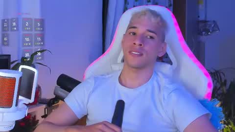Snapshot of petter_coleman chatting on 06-11-26, 12:32 Petter Coleman online show from 06-11-26, 12:32
