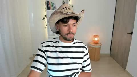 Snapshot of pettercat chatting on 07-27-26, 01:29 Pettercat online show from 07-27-26, 01:29