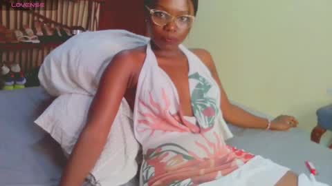 Snapshot of pettitemellany chatting on 01-20-25, 08:29 pettitemellany online show from 01-20-25, 08:29