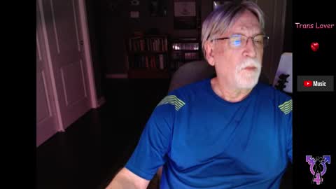 Snapshot of pghk2000 chatting on 02-08-25, 08:42 George online show from 02-08-25, 08:42