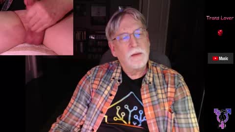 Snapshot of pghk2000 chatting on 02-19-25, 05:38 George online show from 02-19-25, 05:38