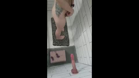 Snapshot of phantasypharrah chatting on 02-17-25, 03:36 PharrahFR online show from 02-17-25, 03:36