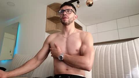 phantom_bigger1 online show from 11-11-25, 01:44