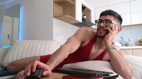 phantom_bigger1 online show from 12-16-25, 03:17