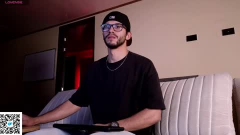 phantom_bigger1 online show from 04-06-26, 04:21