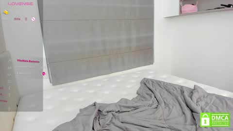 Snapshot of phantom_wave chatting on 01-25-25, 04:03 Sezim online show from 01-25-25, 04:03